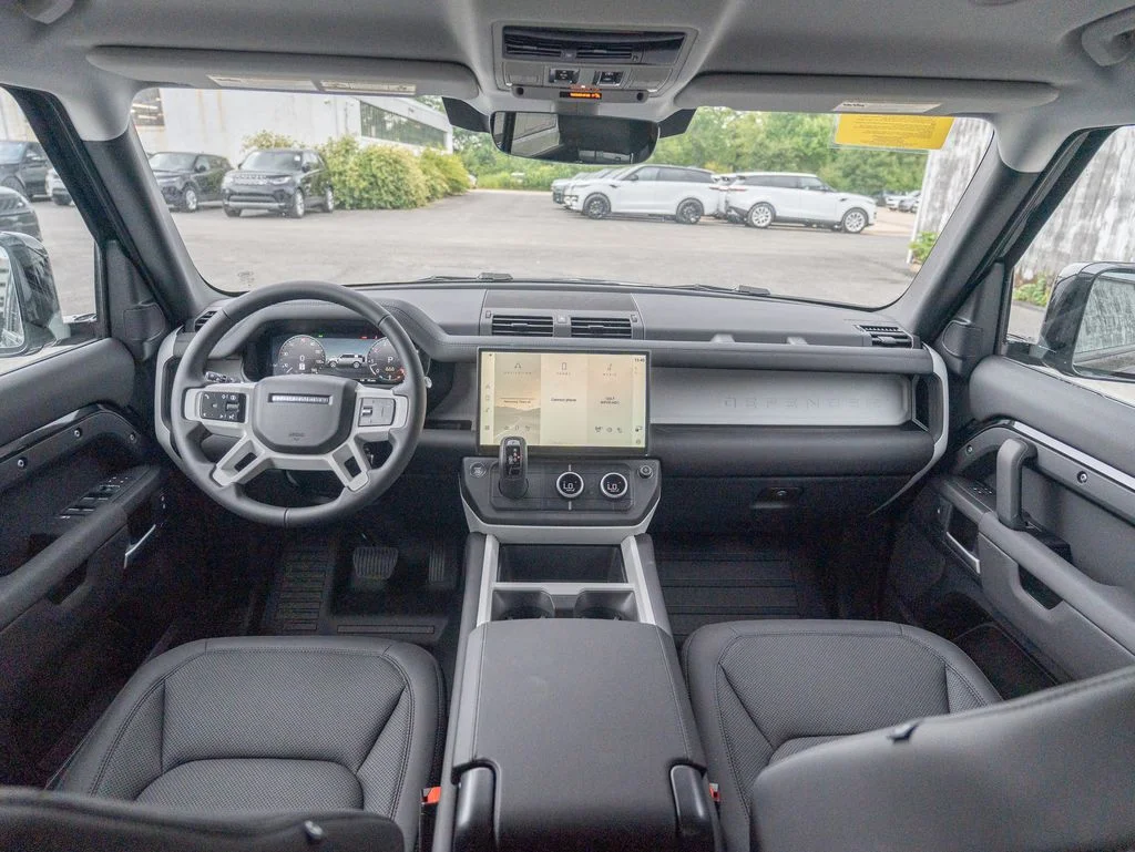 New 2026 Santorini Black Land Rover S image 17