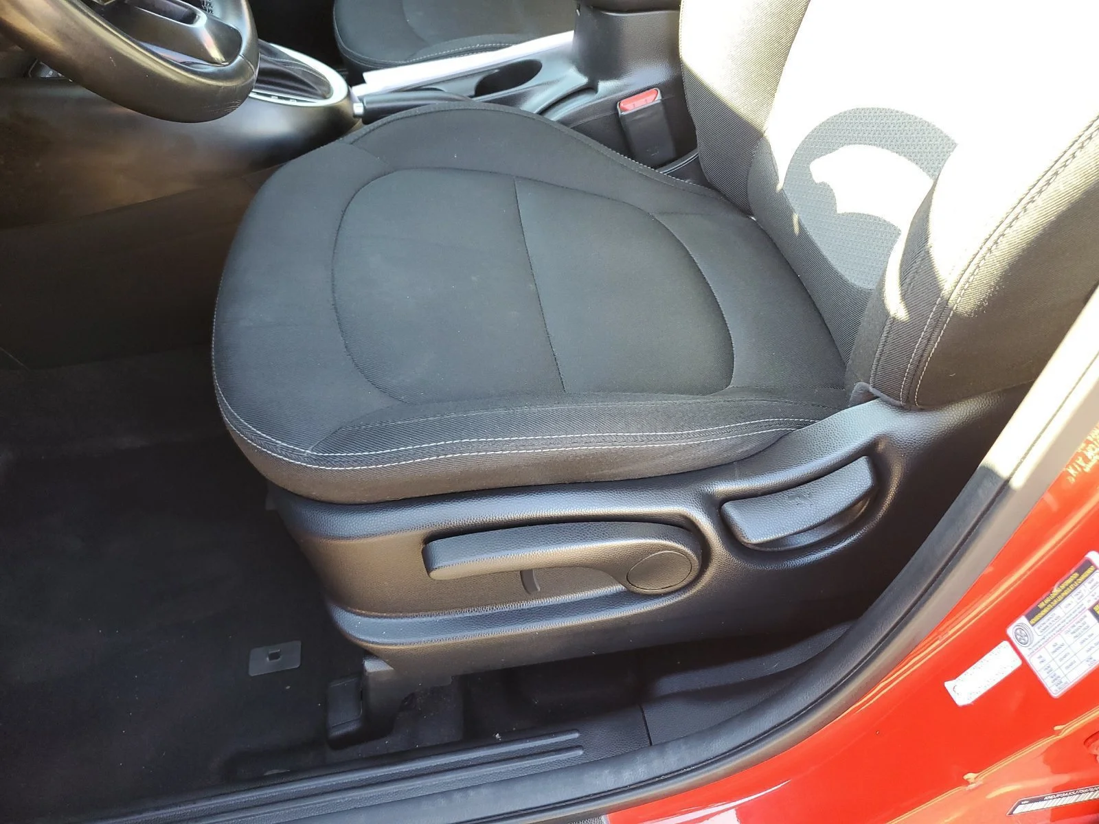 Used 2018 Red Kia Plus image 11
