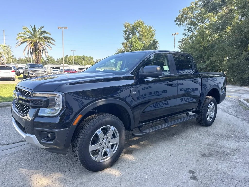 New 2026 Shadow Black Ford XLT image 7
