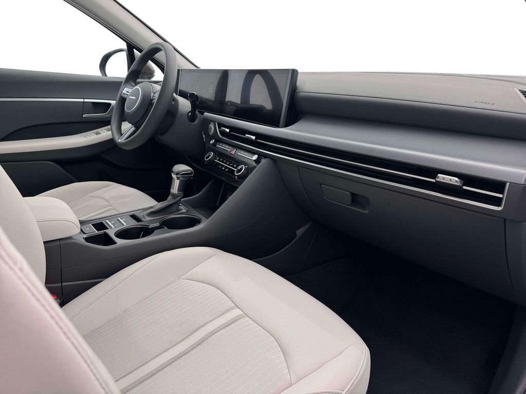 New 2026 Silver Hyundai SE image 15