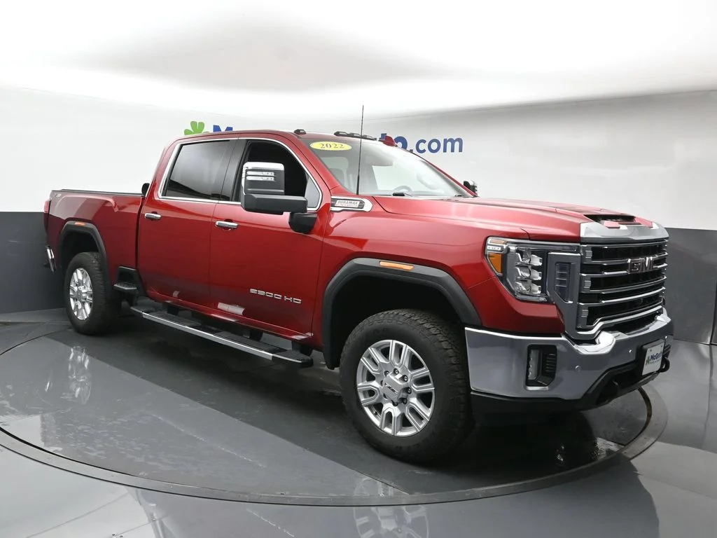 Used 2022 Red GMC SLT image 2