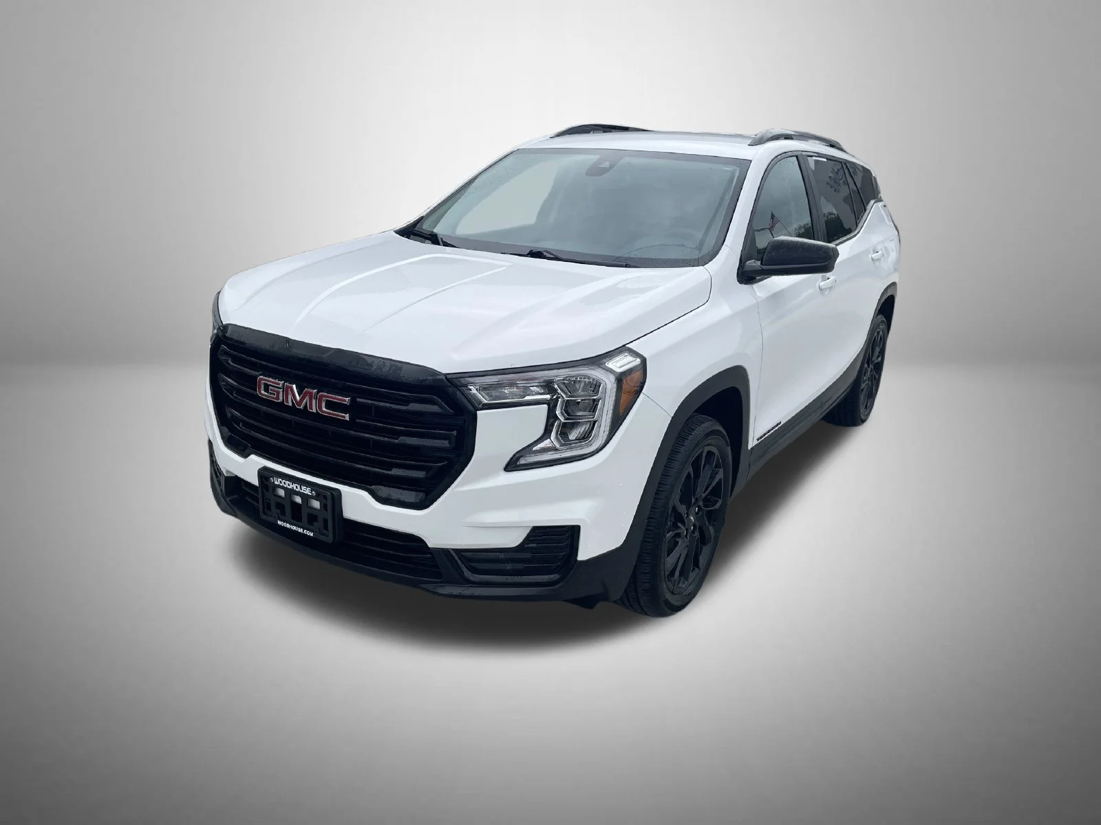 Used 2024 White GMC SLE image 1