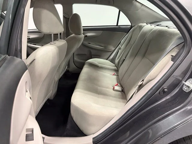 Used 2013 Gray Toyota L image 21