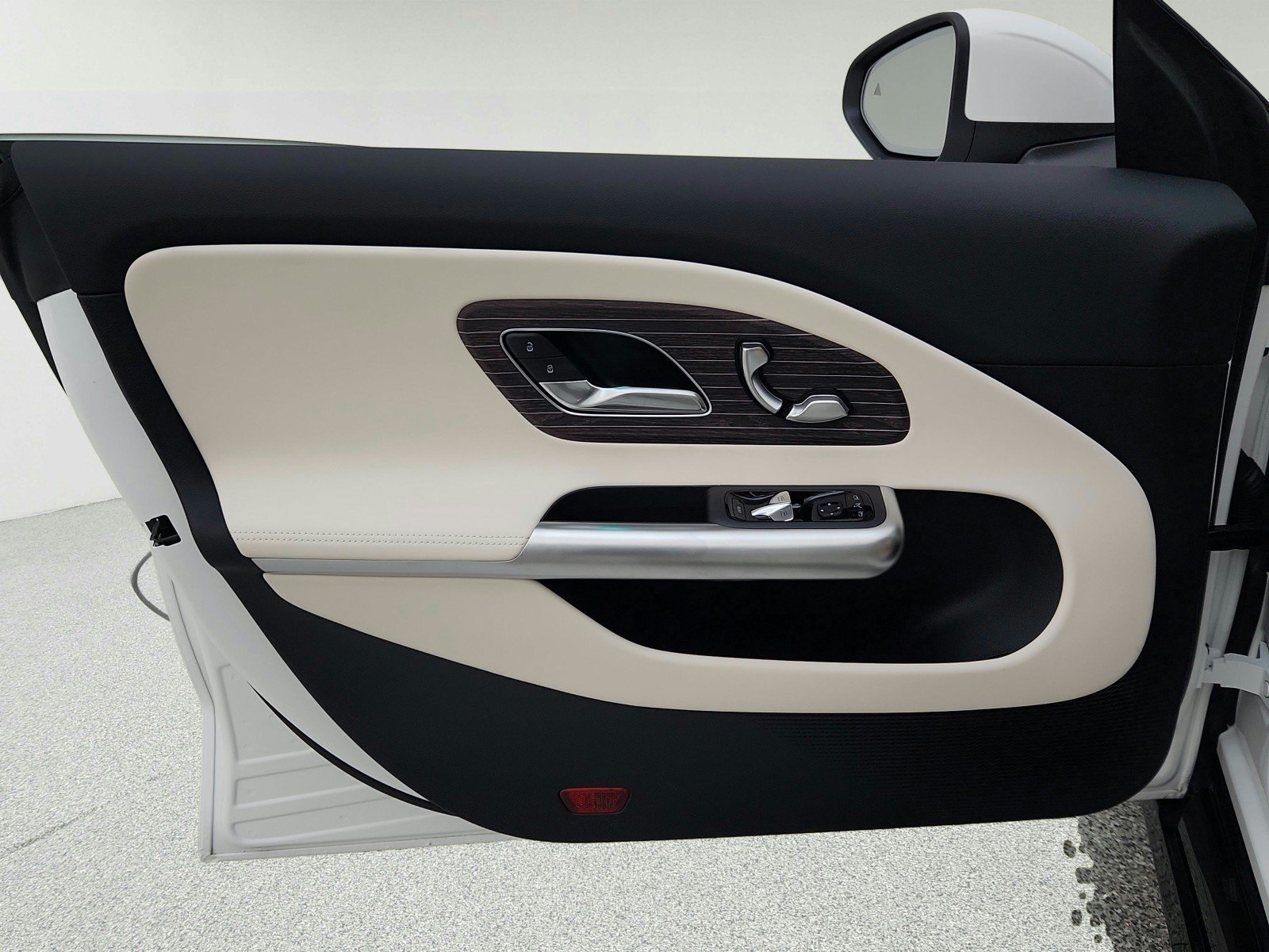 New 2027 Polar White Mercedes-Benz CLA 220 Hybrid image 47