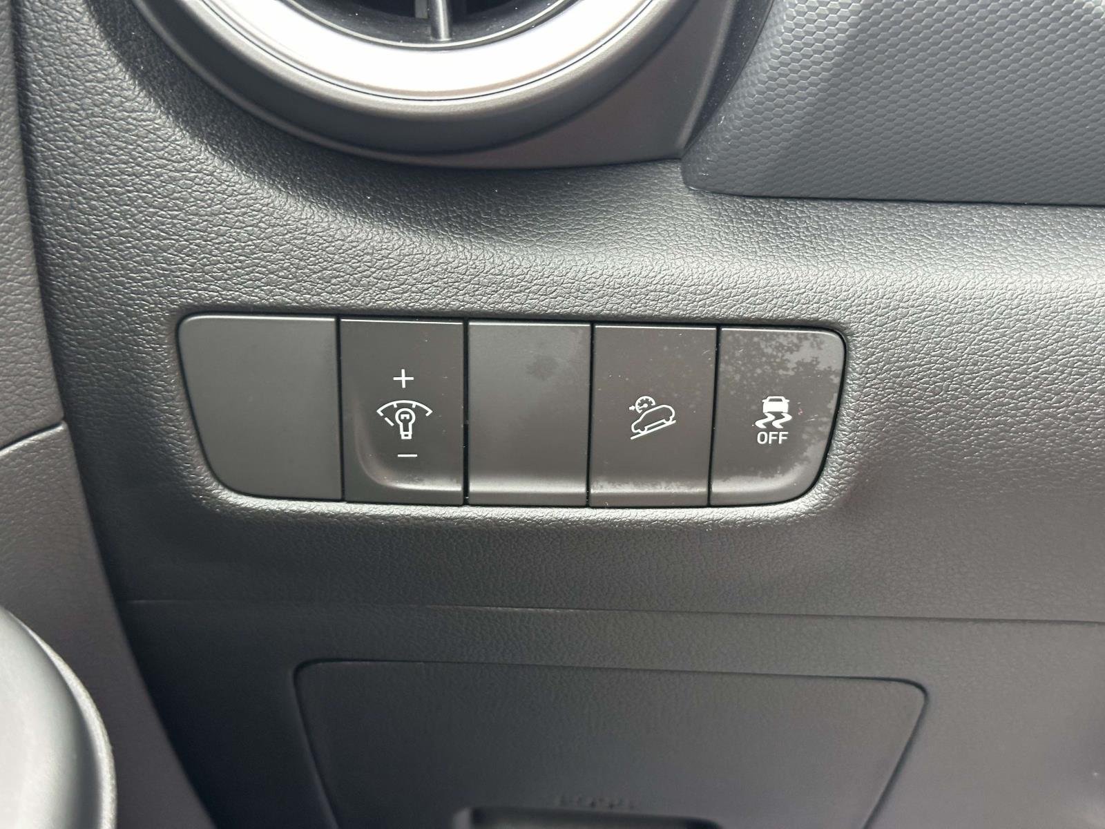 2023 Hyundai Kona SEL - Photo 23