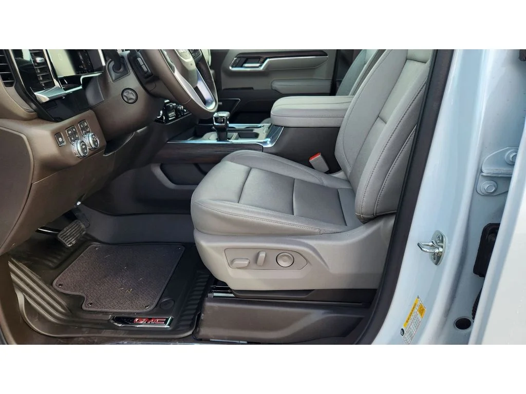 2026 GMC Sierra 1500 SLT - Photo 11