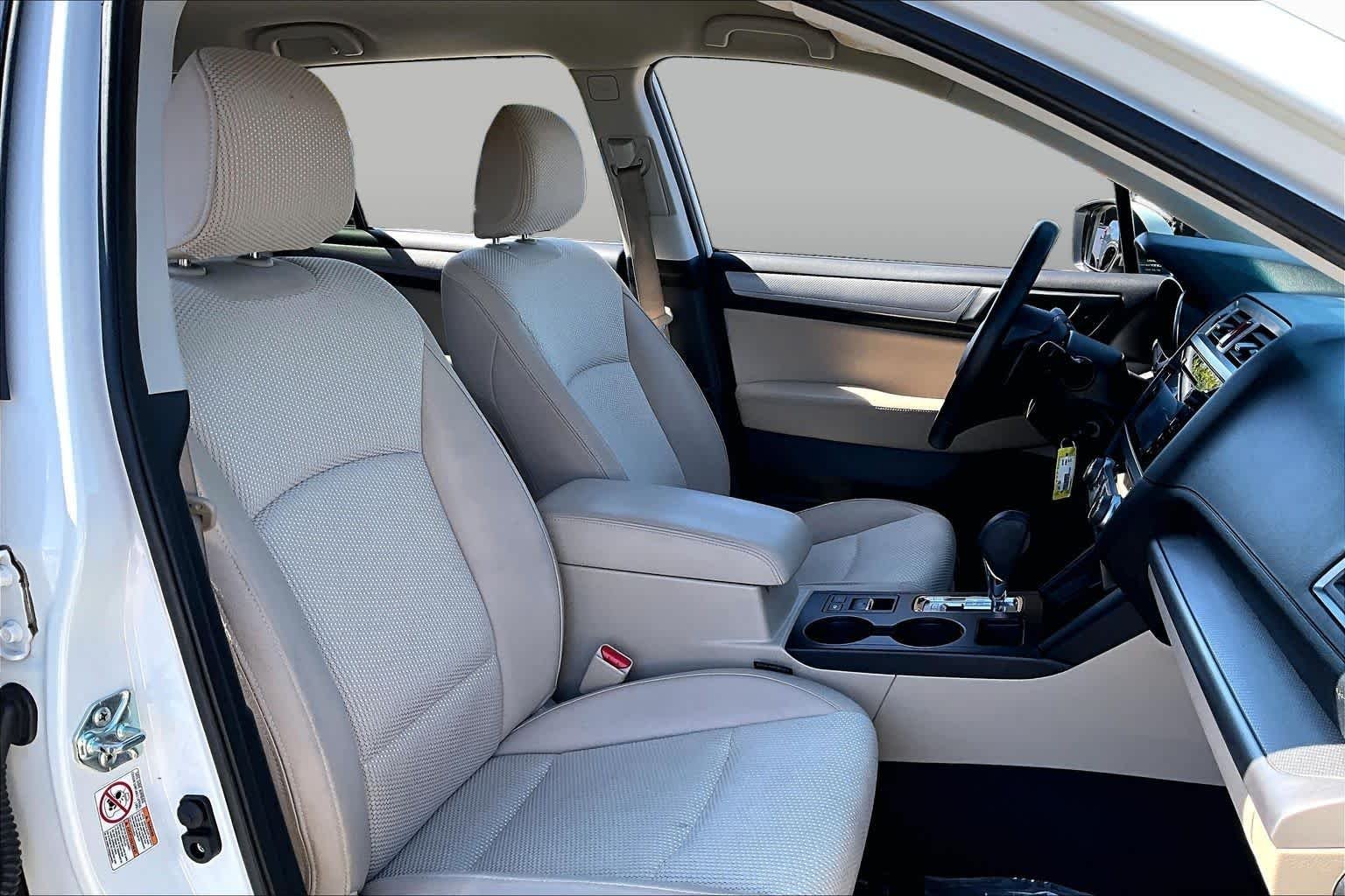 Used 2015 Crystal White Pearl Subaru 2.5i Premium image 8
