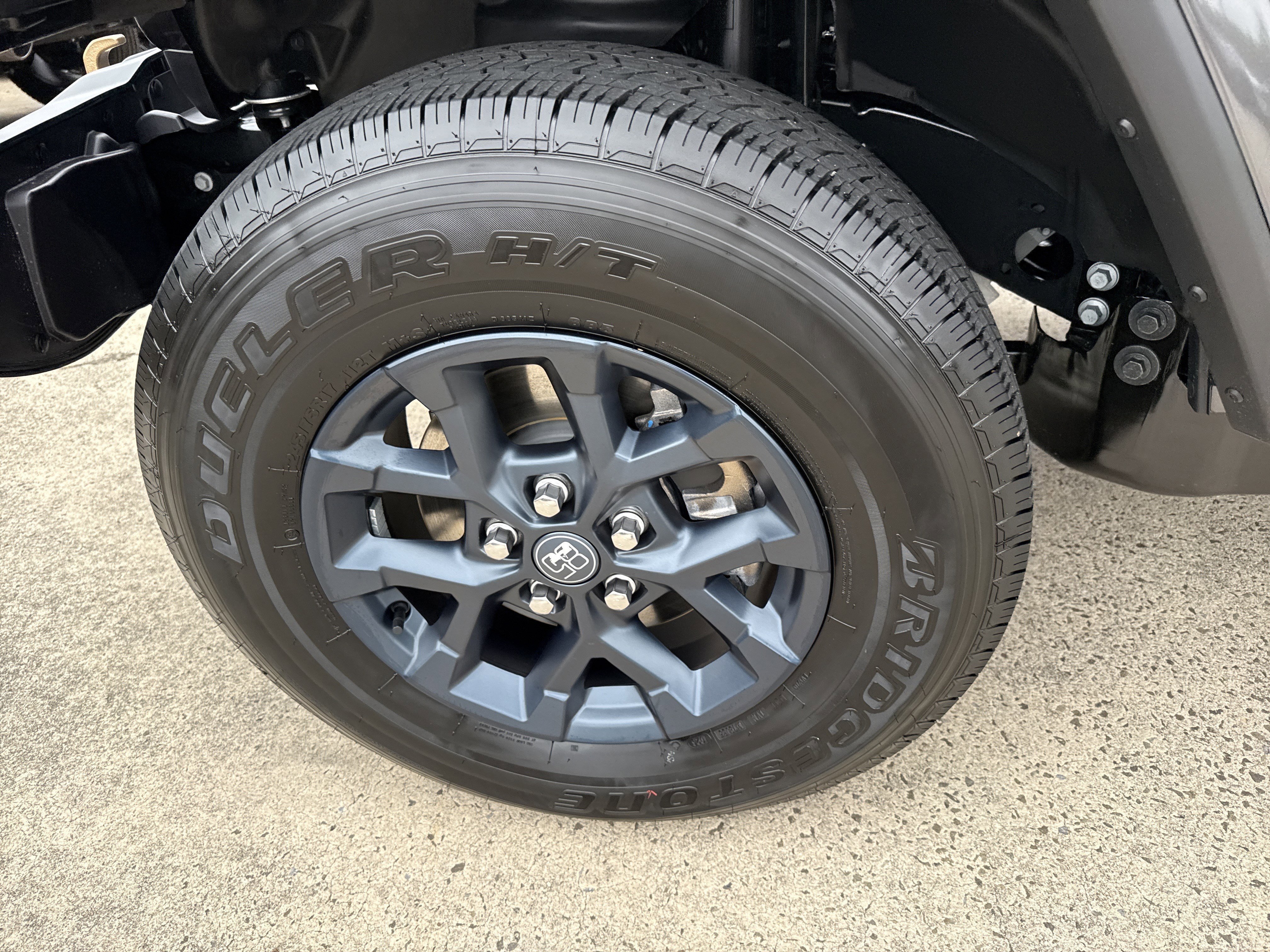 New 2026 Granite Crystal Metallic Clearcoat Jeep 85th Anniversary Edition image 11