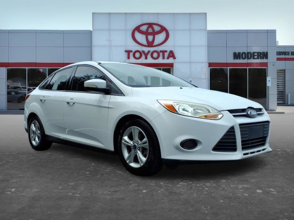 Used 2014 Oxford White Ford SE image 7