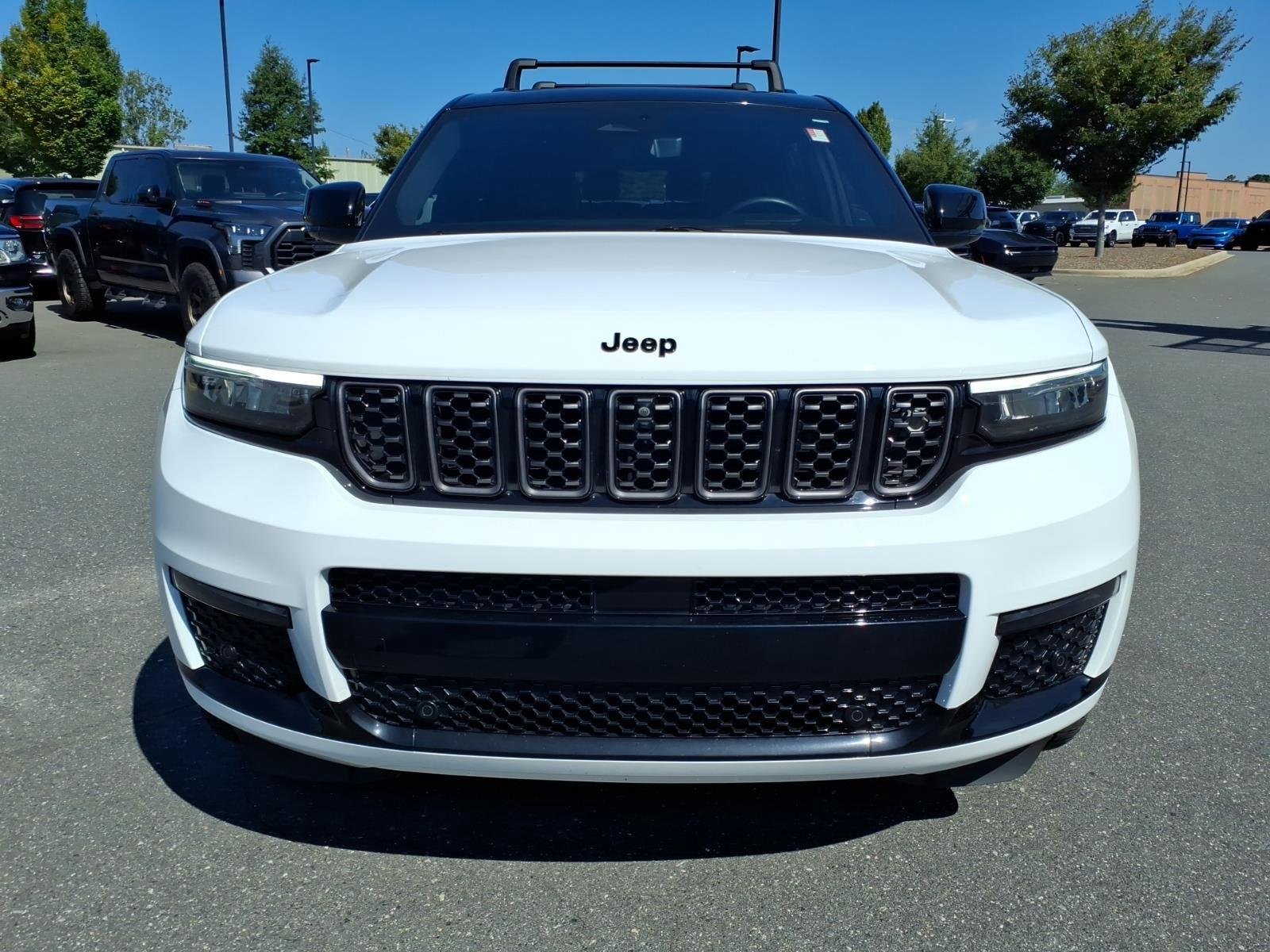 Used 2024 Bright White Clearcoat Jeep Summit image 14