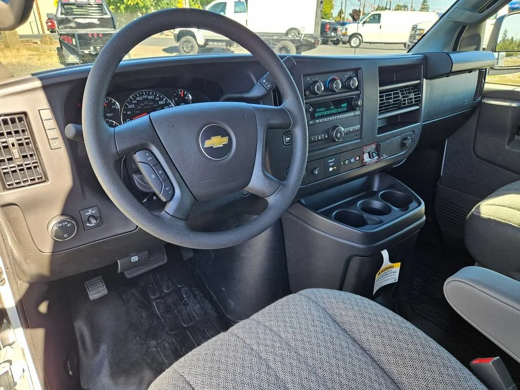 2025 Chevrolet Express Cargo Work Van - Photo 13