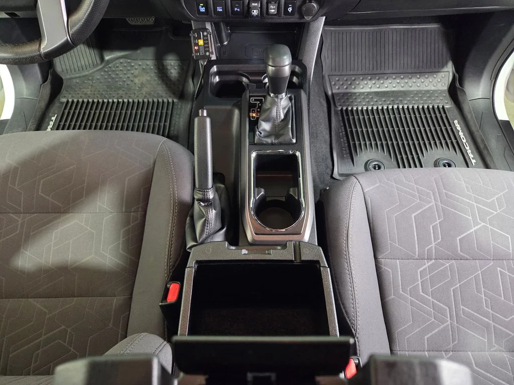 Used 2018 White Toyota TRD Off-Road image 27