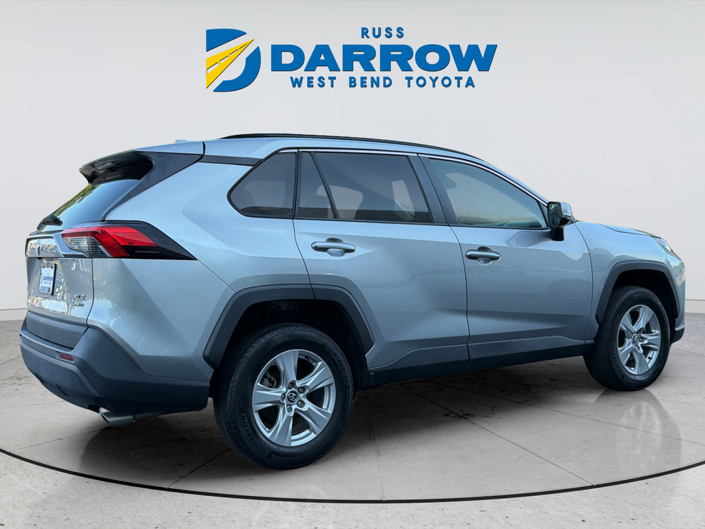 Used 2020 Silver Toyota XLE image 6