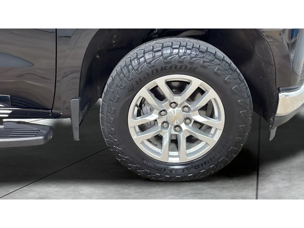 Used 2022 Black Chevrolet LT image 20