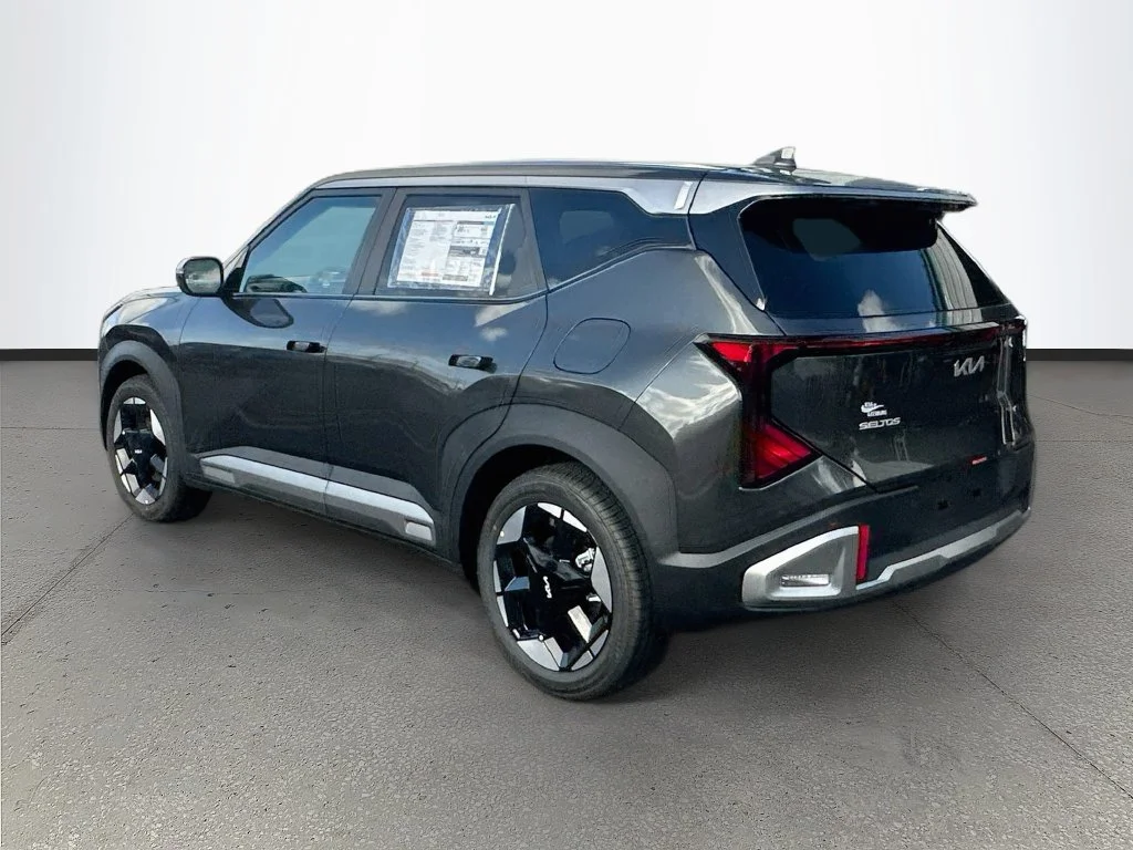 New 2027 Interstellar Gray Kia S image 5