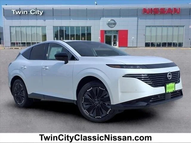 New 2026 White Nissan Platinum image 1