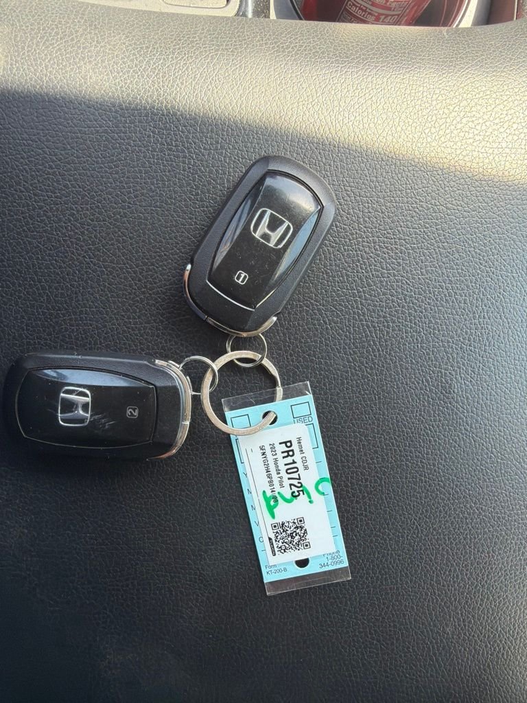 Used 2023  Honda EX-L image 19