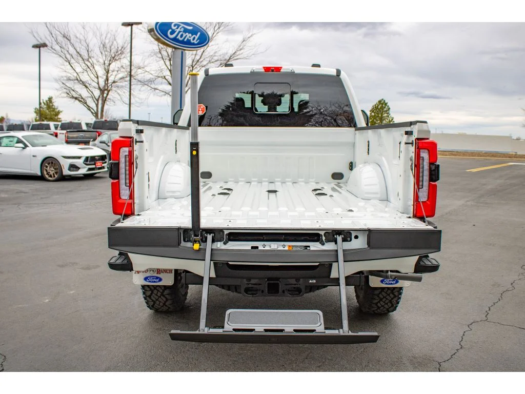 2026 Ford F-350 Super Duty Platinum - Photo 12