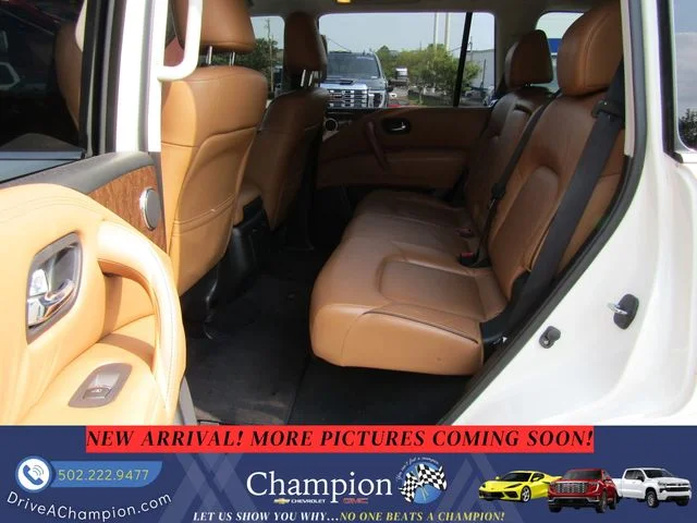 Used 2016 White INFINITI Base image 9