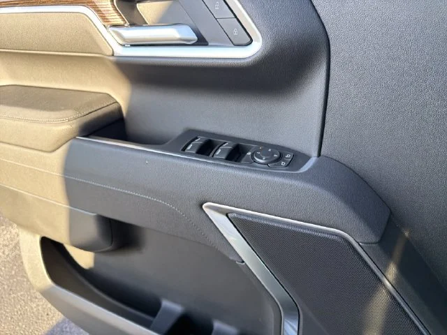 New 2026 Sterling Metallic GMC Elevation image 21