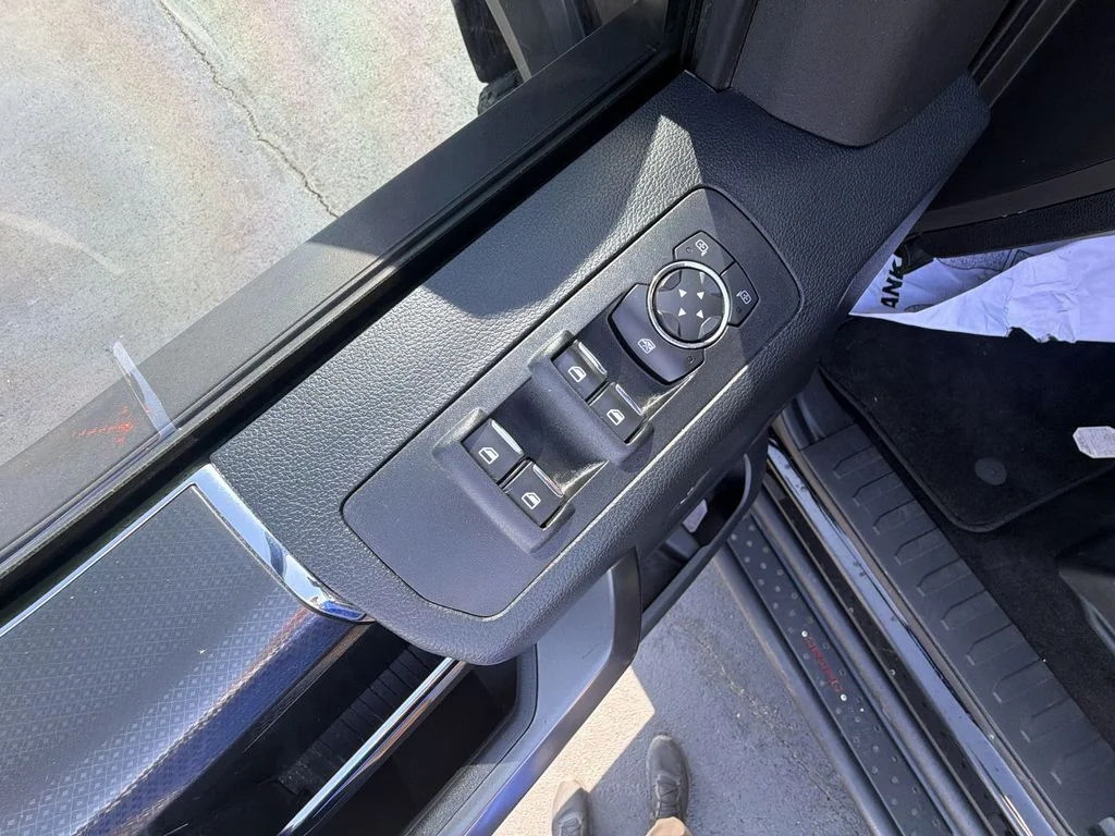 Used 2017 Black Ford XLT image 19