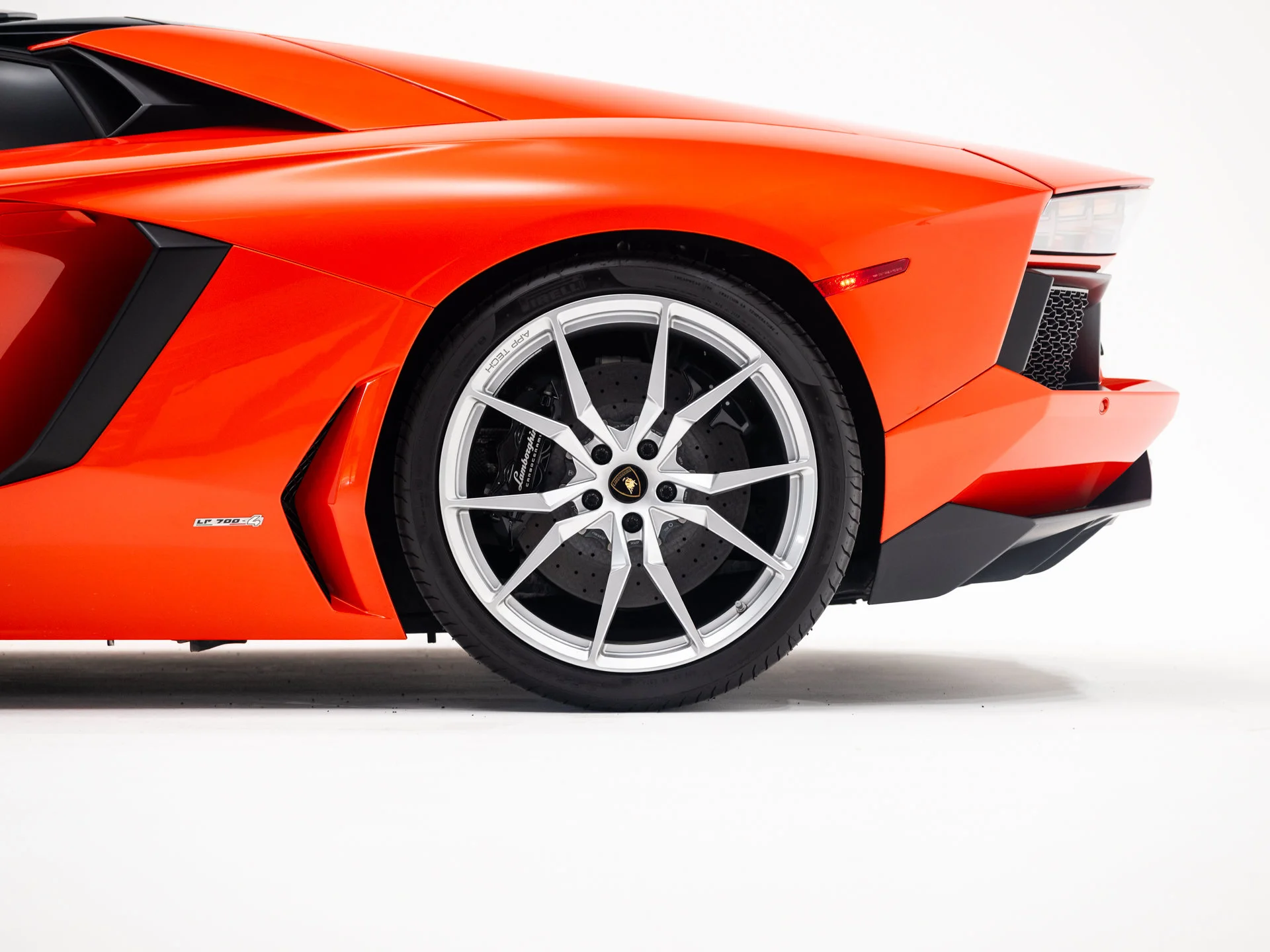 Used 2014 Arancio Argos Pearl Effect Lamborghini  image 15