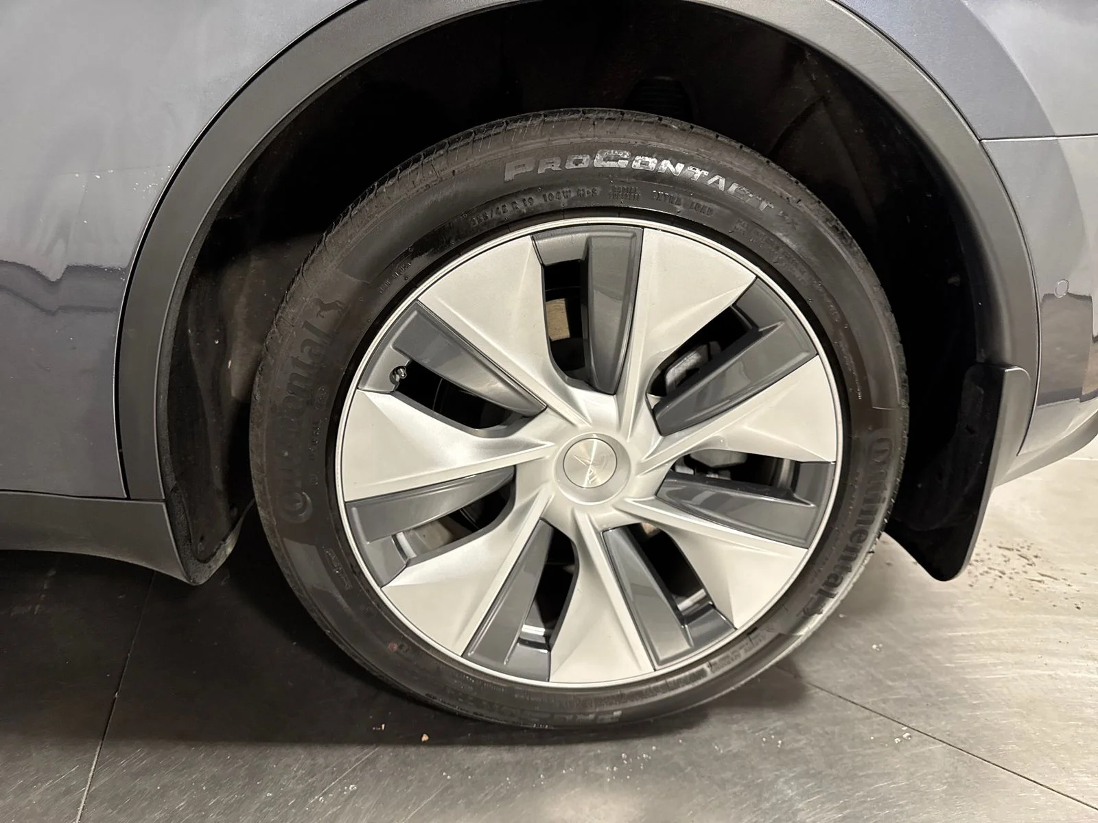 Used 2022 Midnight Silver Metallic Tesla Long Range image 12