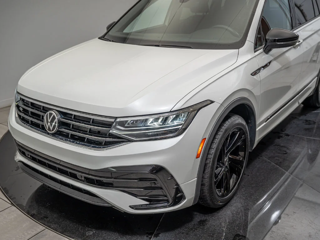 Used 2023 Opal White Volkswagen 2.0T SE R-Line Black image 13