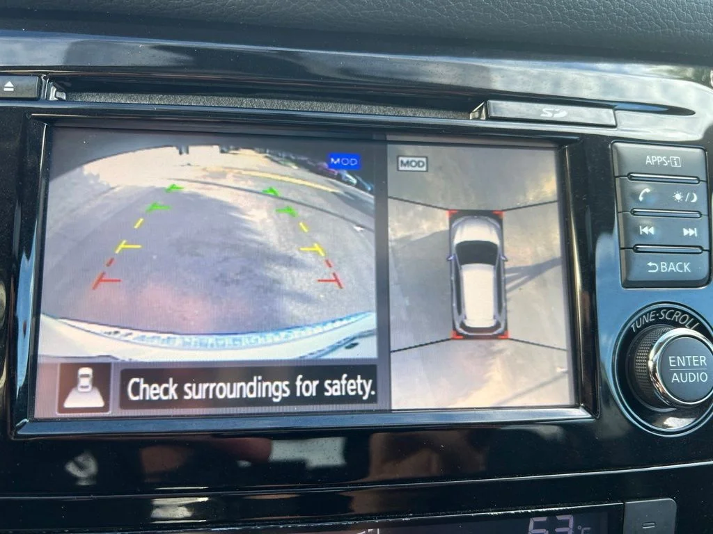 Used 2016 White Nissan SV image 41