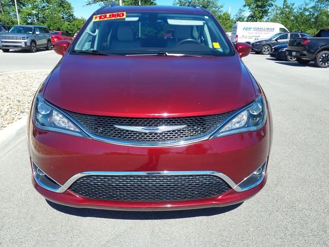 Used 2019 Velvet Chrysler Touring L Plus image 2