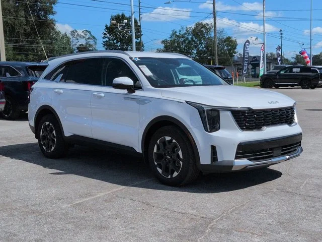 New 2025 Glacial White Pearl Kia S image 3