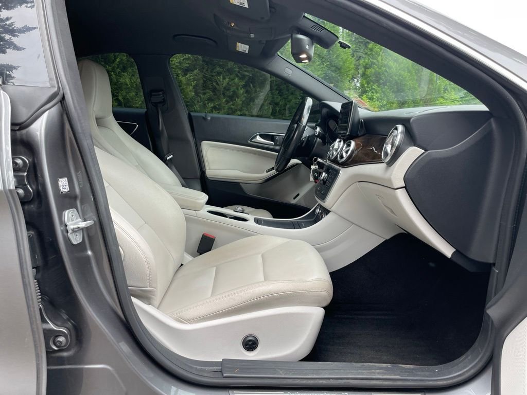 Used 2014 Mountain Gray Metallic Mercedes-Benz CLA 250 image 22
