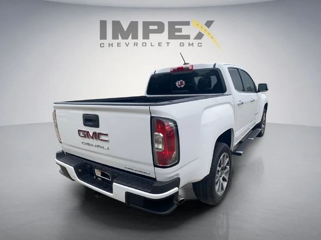 Used 2022 White GMC Denali image 5