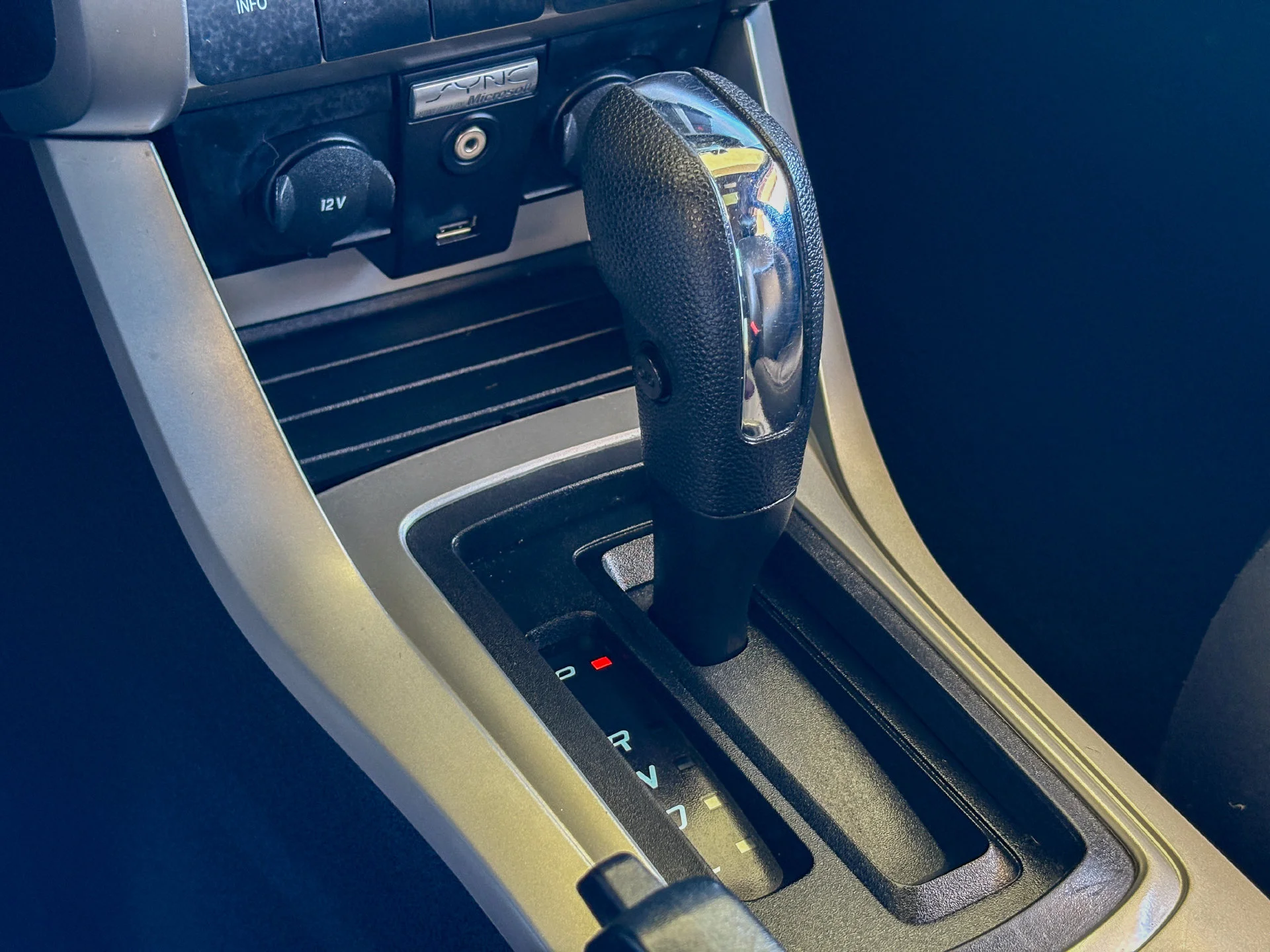 Used 2010 Gray Ford SEL image 21
