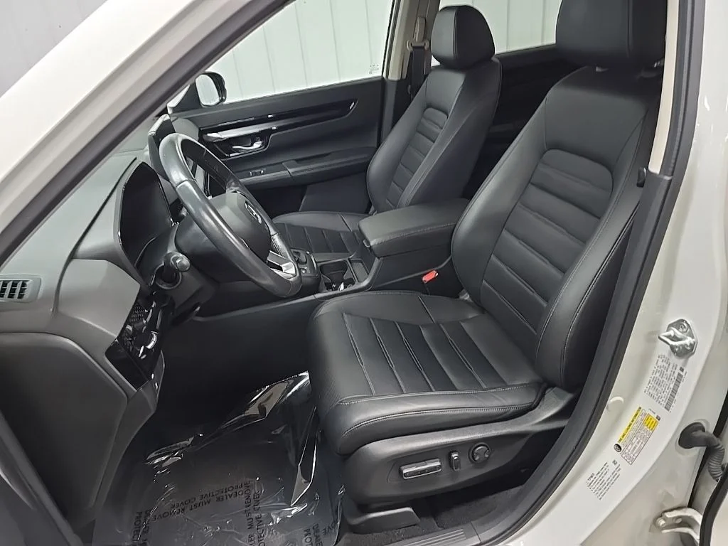 Used 2023 White Honda EX-L image 30