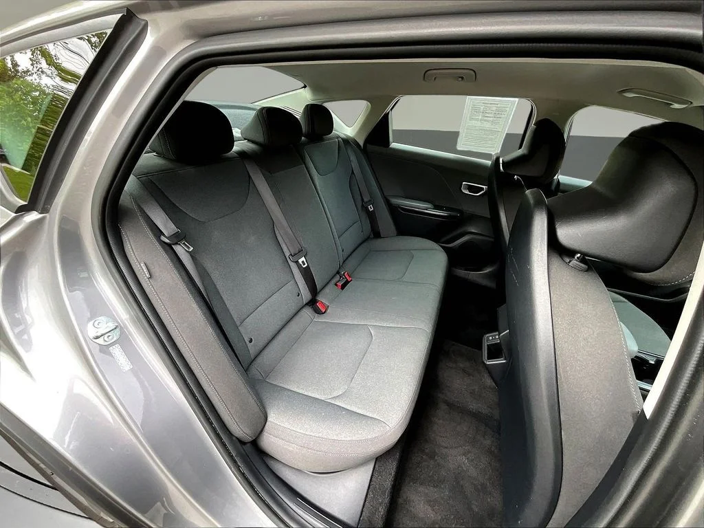 2025 Kia K4 LXS - Photo 26