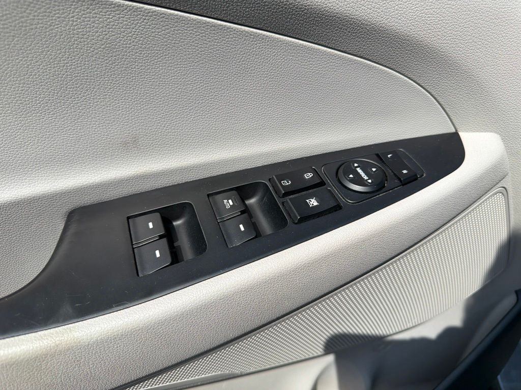 Used 2017 Gray Hyundai Sport image 15