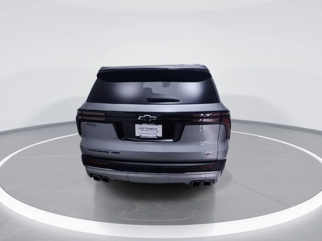 Used 2025 Gray Chevrolet Z71 image 7