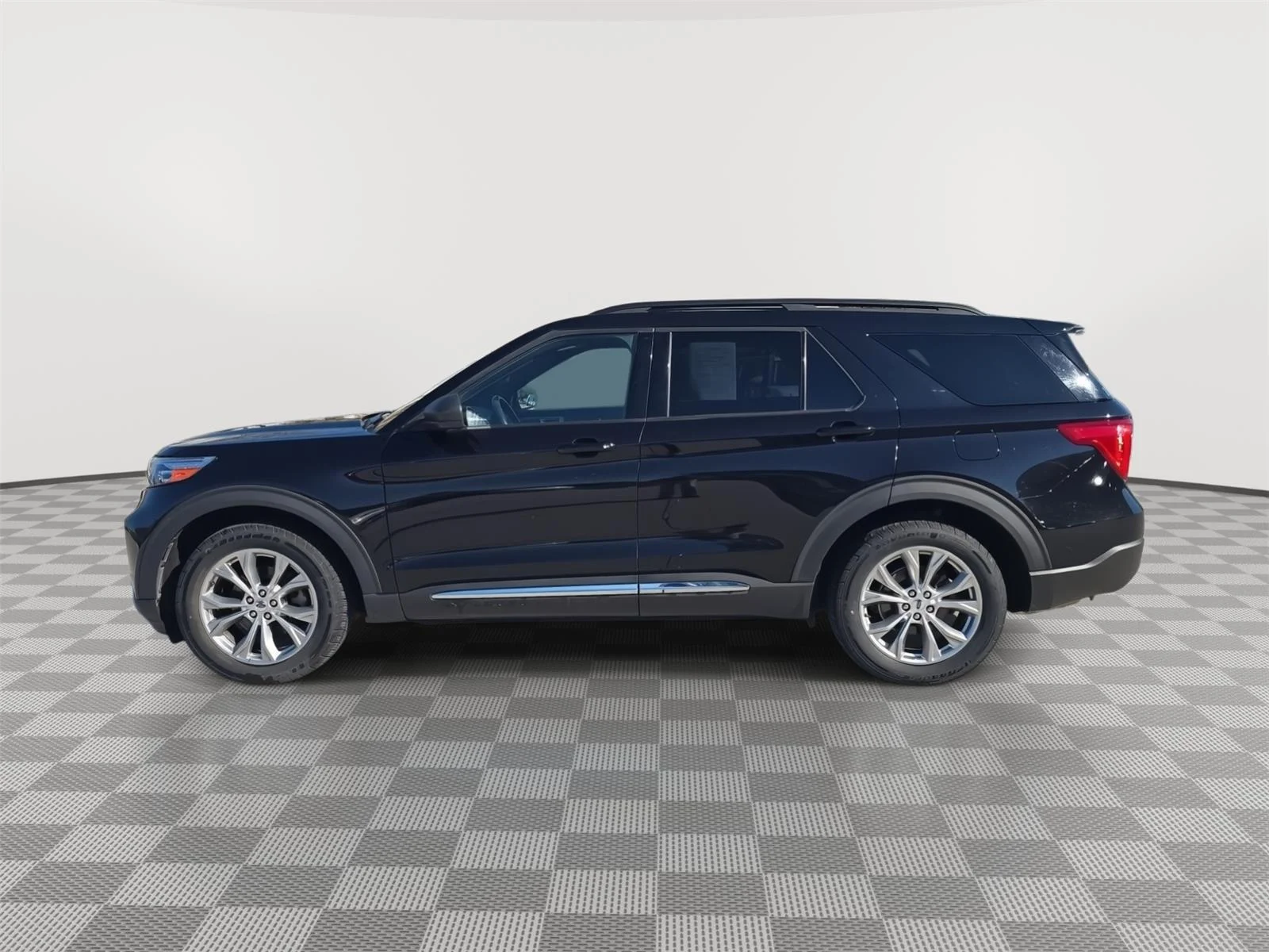 Used 2020  Ford XLT 4WD image 3