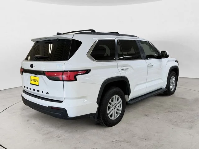 2024 Toyota Sequoia SR5 - Photo 5
