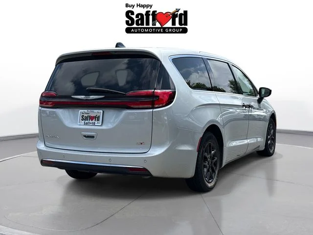 Used 2024 Silver Chrysler Touring L image 7