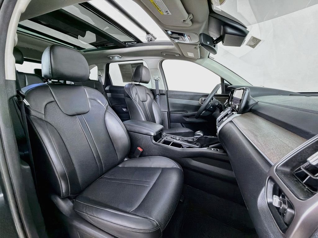 Used 2023 Aruba Green Kia X-Line EX image 30