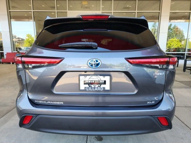 Used 2022 Gray Toyota XLE image 10