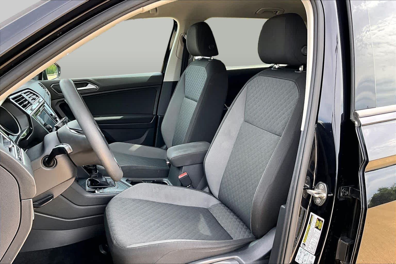 Used 2018 Deep Black Pearl Metallic Volkswagen S image 7