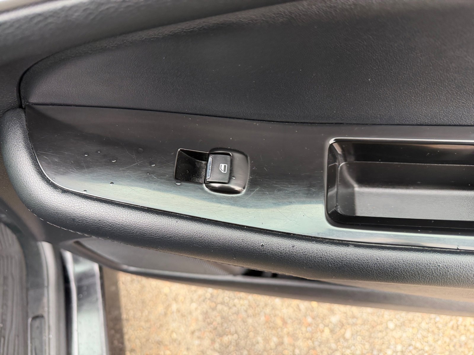 Used 2020 Black Ford SEL image 33