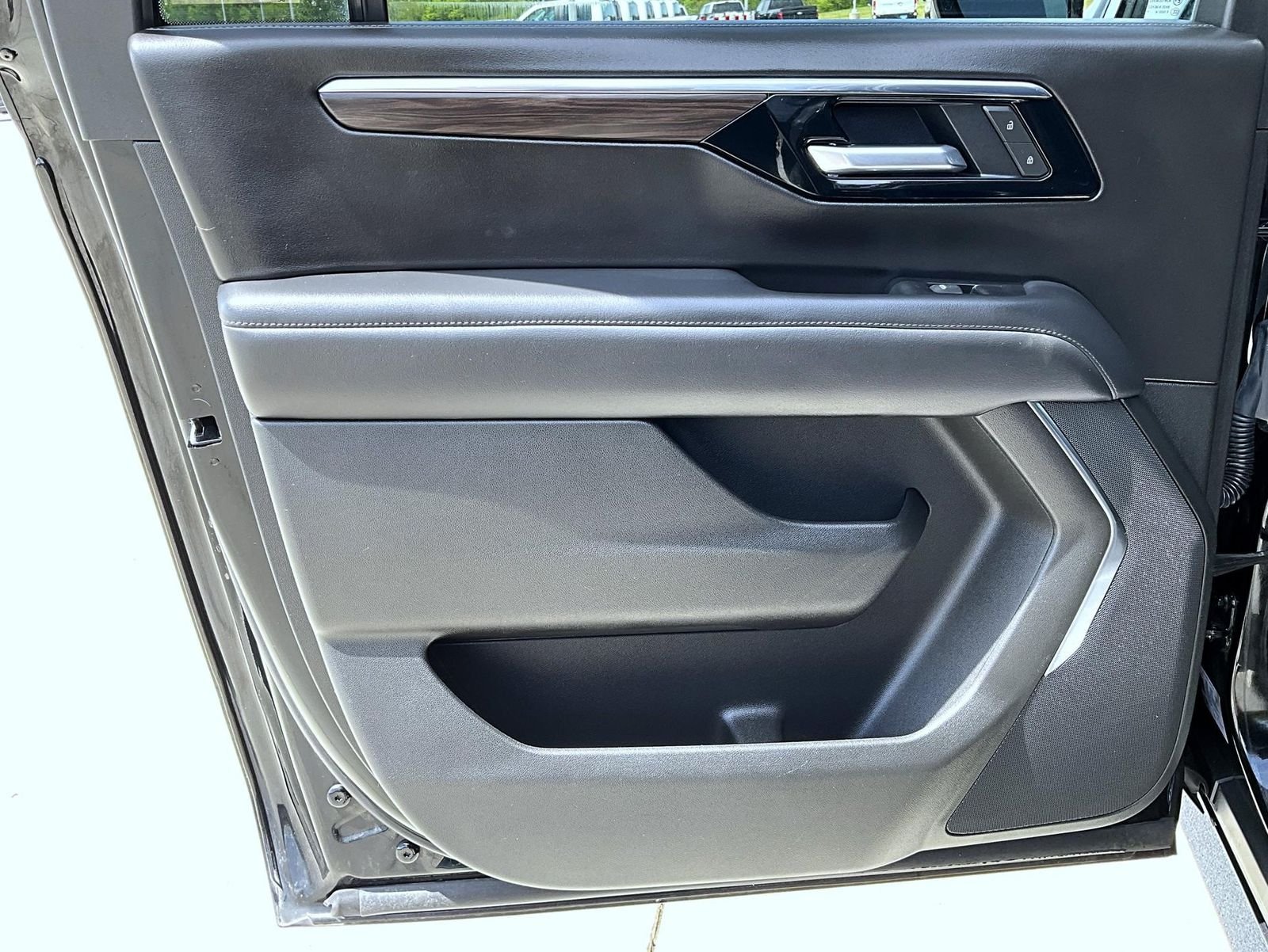 Used 2025 Black Chevrolet Z71 image 22