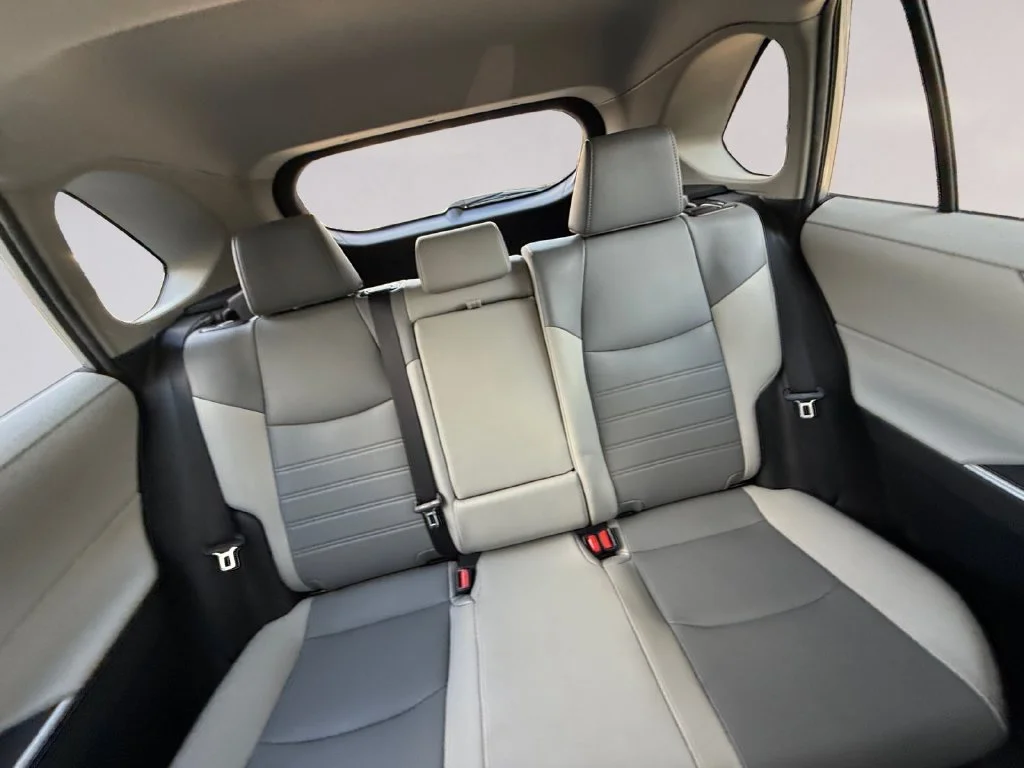 Used 2022 Silver Toyota XLE Premium image 18