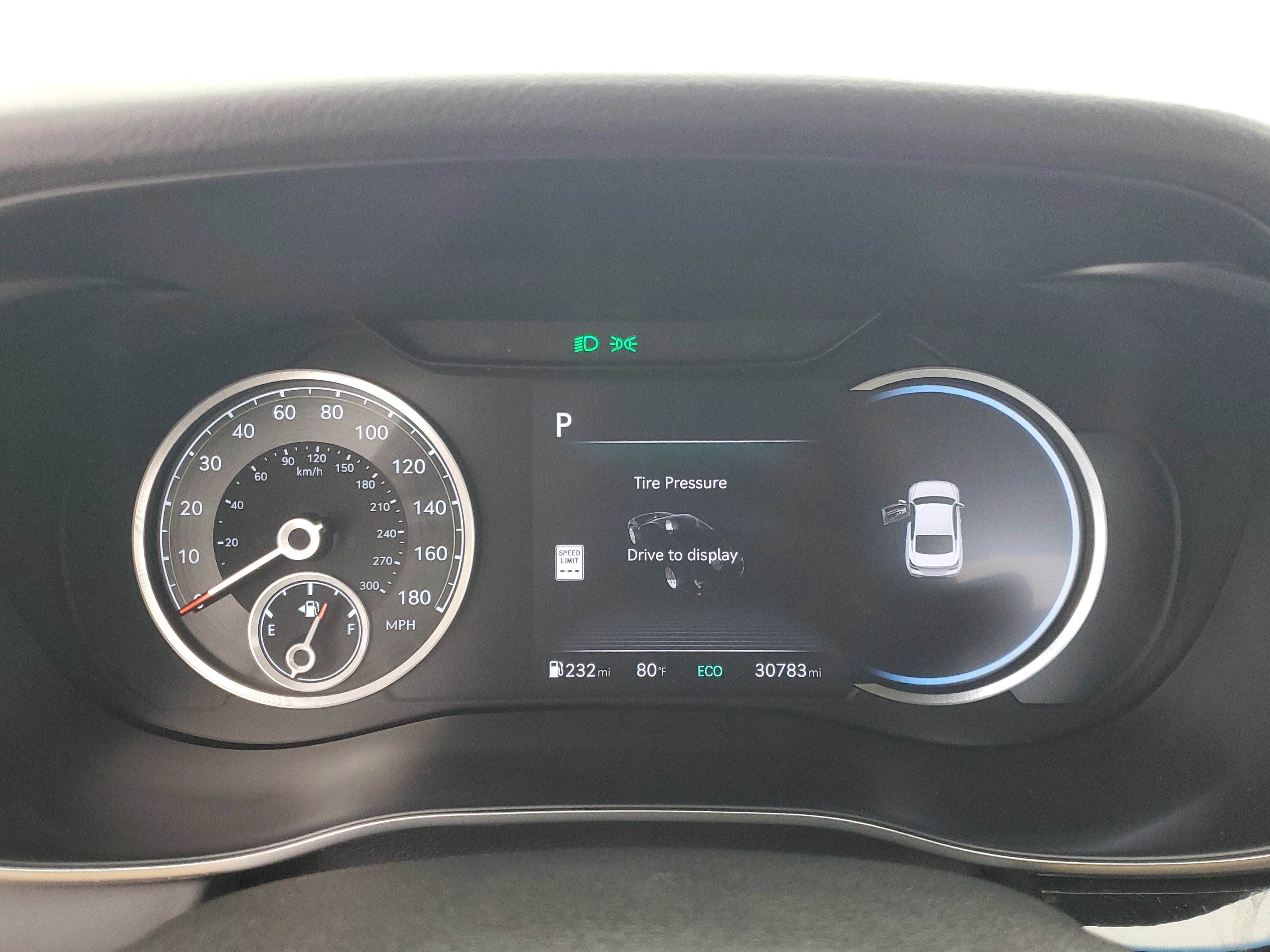 2025 GENESIS G70 Standard - Photo 24