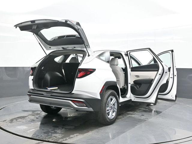 New 2026 White Hyundai SE AWD image 29