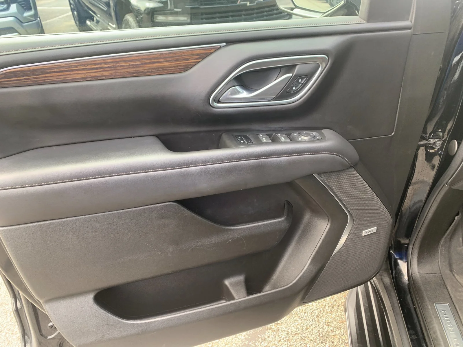 Used 2022 BLACK Chevrolet High Country image 11